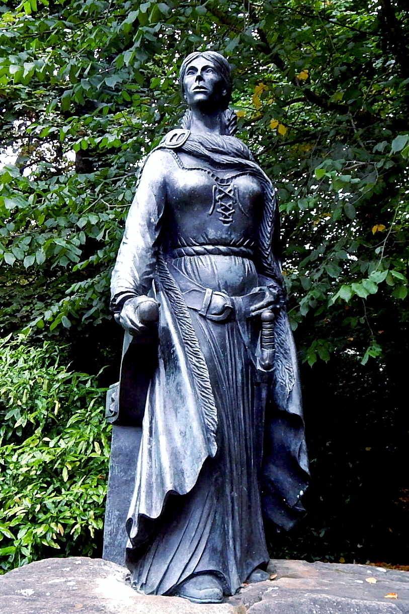 Grainne_Mhaol_Ni_Mhaille_Statue